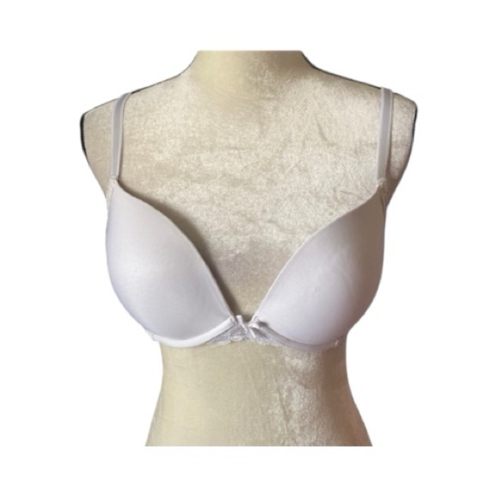 VICTORIAS SECRET WHITE PADDED BRA